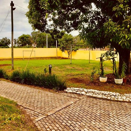 Вілла Chacara Charmosa Com Piscina, Campo De Futebol Гуаратінгета Екстер'єр фото