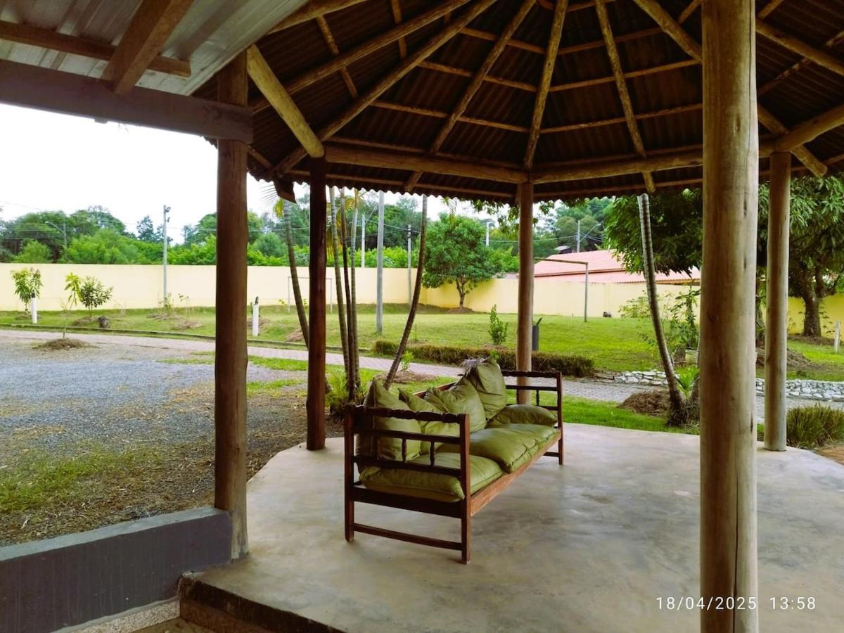 Вілла Chacara Charmosa Com Piscina, Campo De Futebol Гуаратінгета Екстер'єр фото