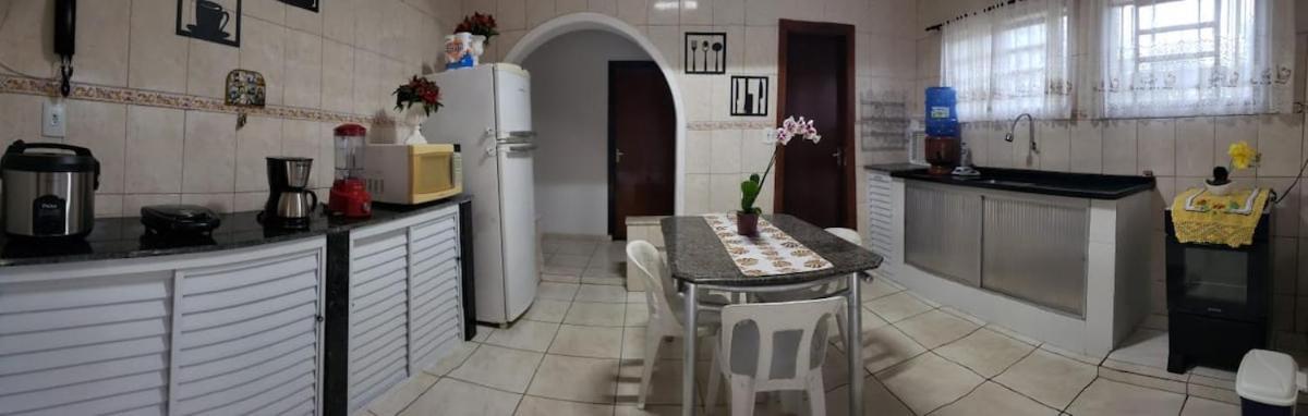 Вілла Chacara Charmosa Com Piscina, Campo De Futebol Гуаратінгета Екстер'єр фото